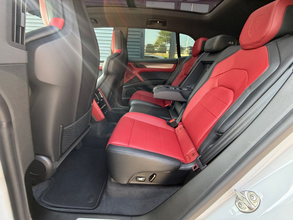 New 2026 Porsche Cayenne Electric AWD/4WD image 20