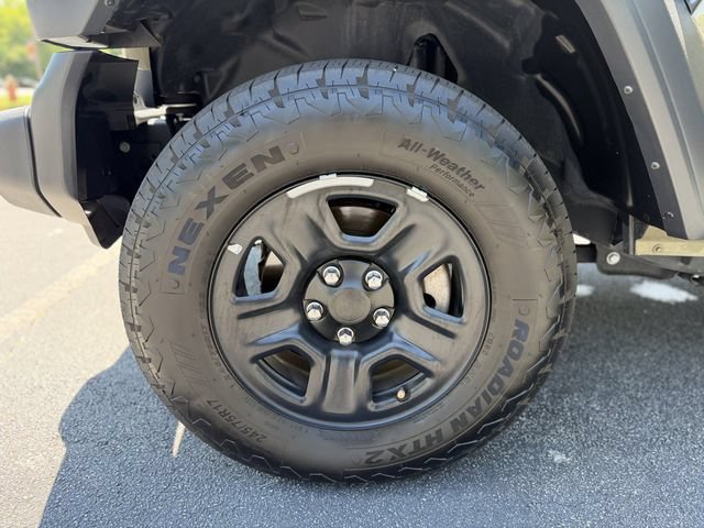 Used 2025 Jeep Wrangler Sport AWD/4WD image 32