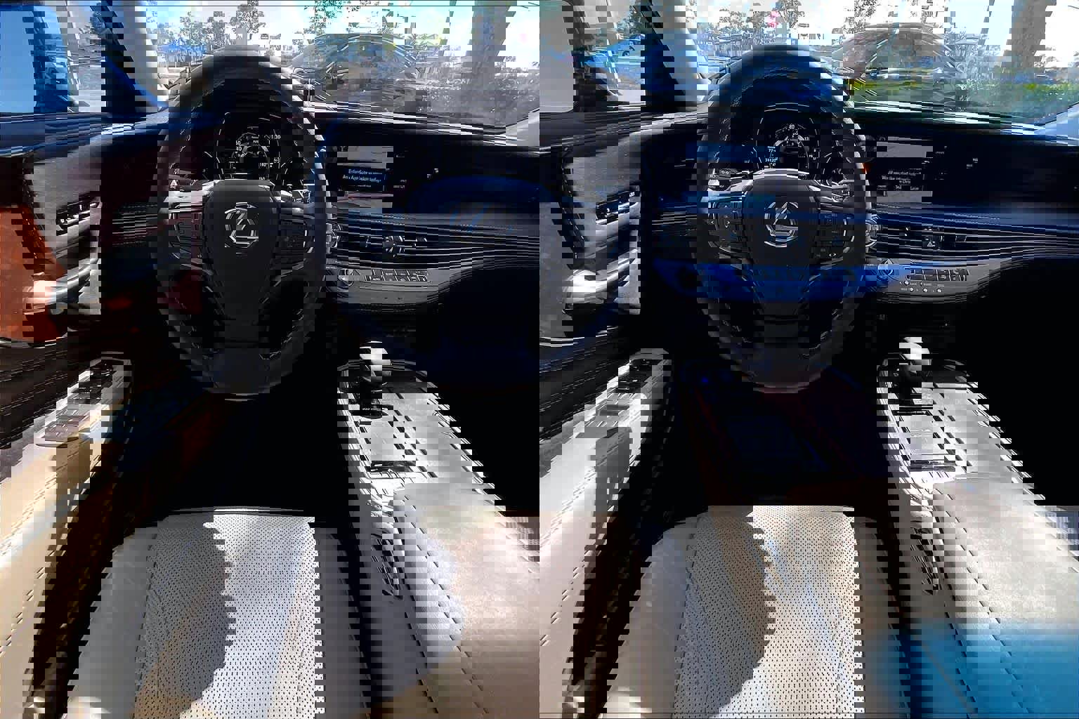 Used 2020 Lexus LS 500 w/ Accessory Package (Z2) image 6