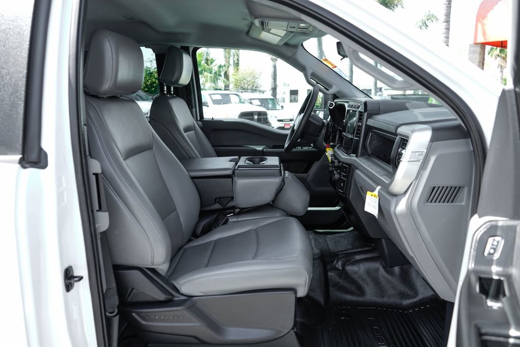 Used 2024 Ford F250 XL w/ XL Chrome Package image 38