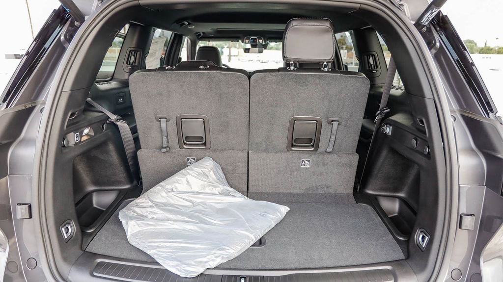 New 2025 Jeep Grand Cherokee L Altitude image 28