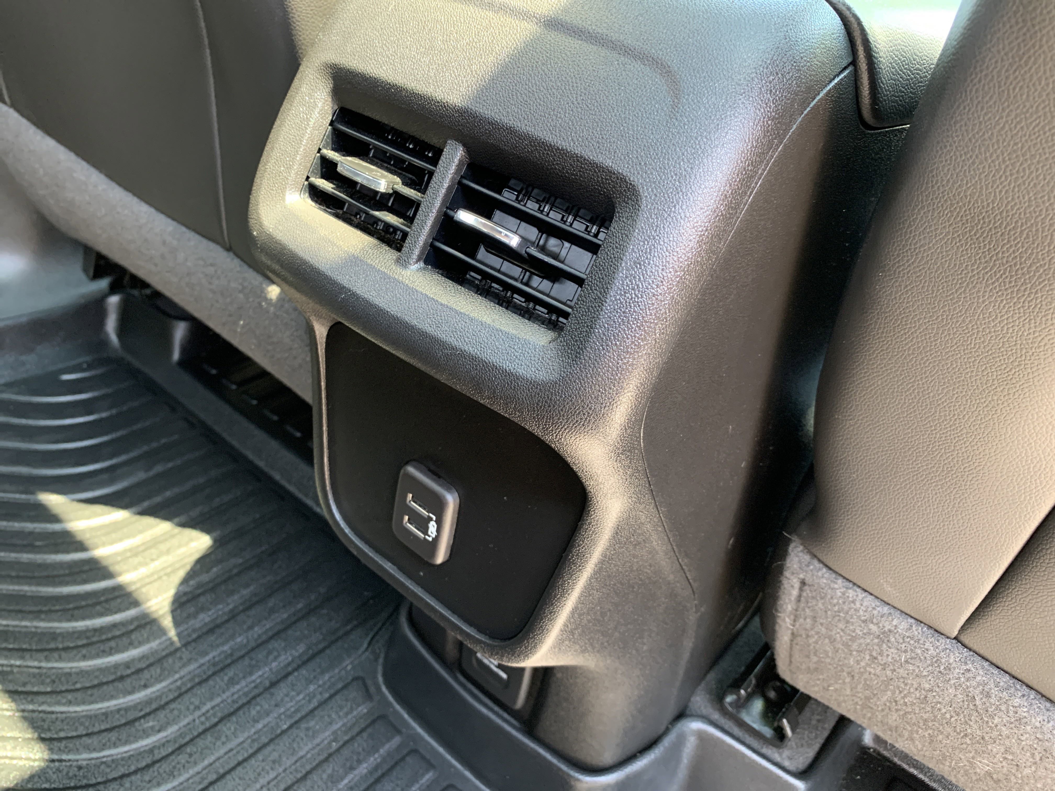 Used 2022 Chevrolet Equinox RS w/ RS Leather Package FWD image 34