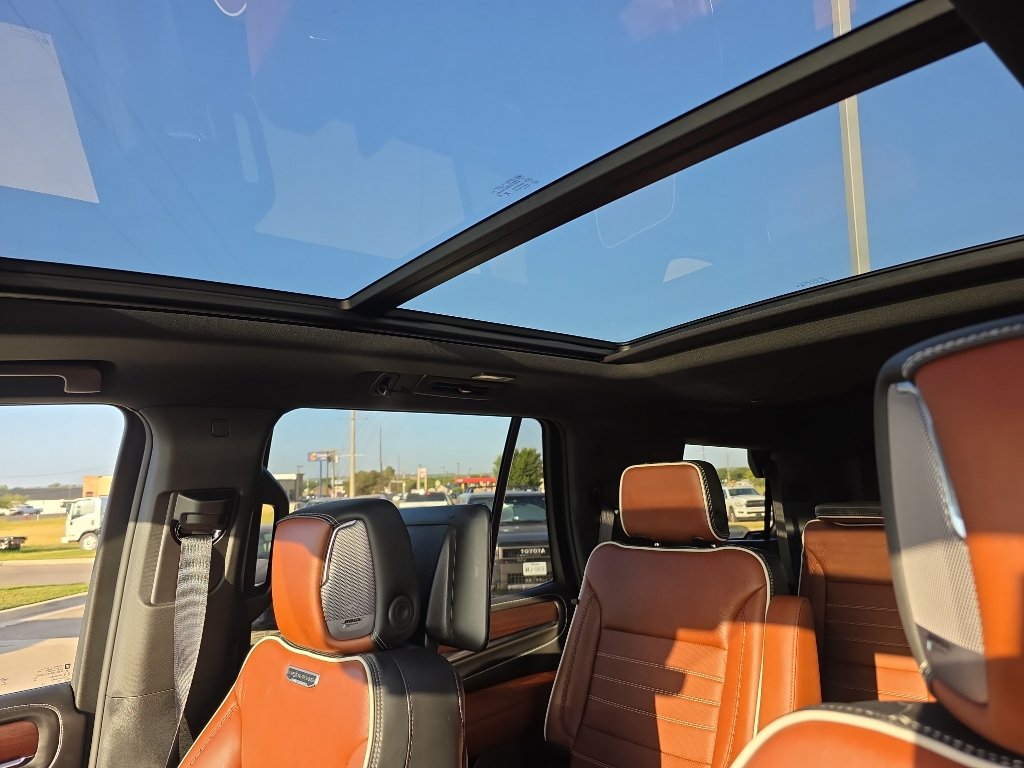 Certified 2023 GMC Yukon Denali Ultimate AWD/4WD image 8