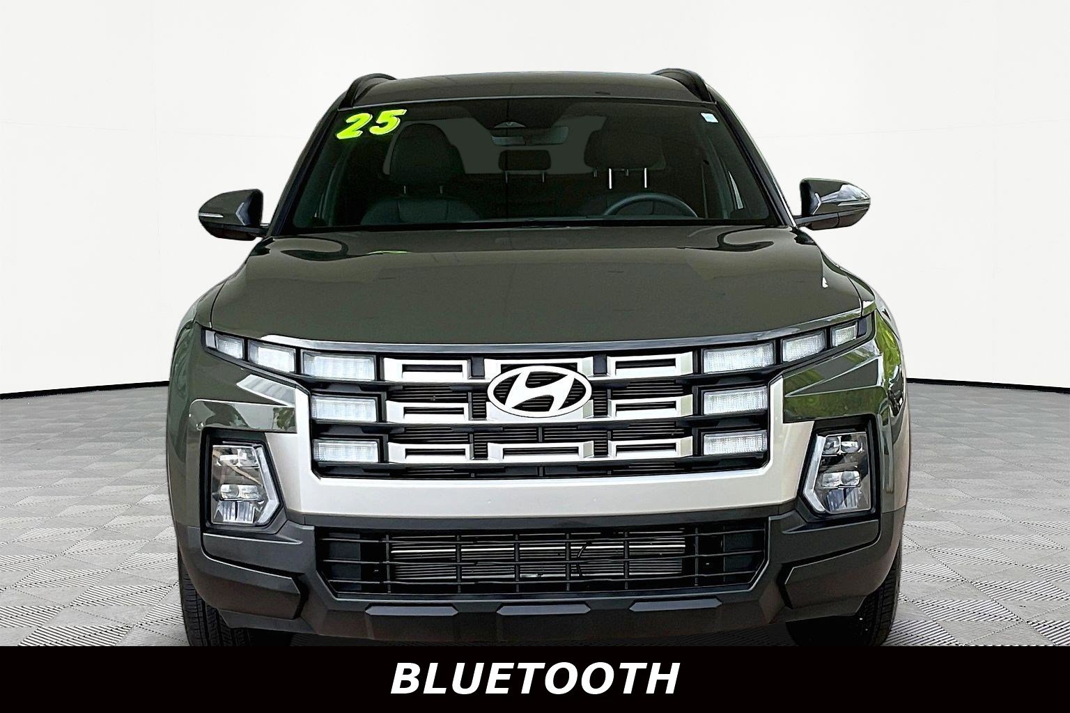 Used 2025 Hyundai Santa Cruz SEL AWD/4WD image 2