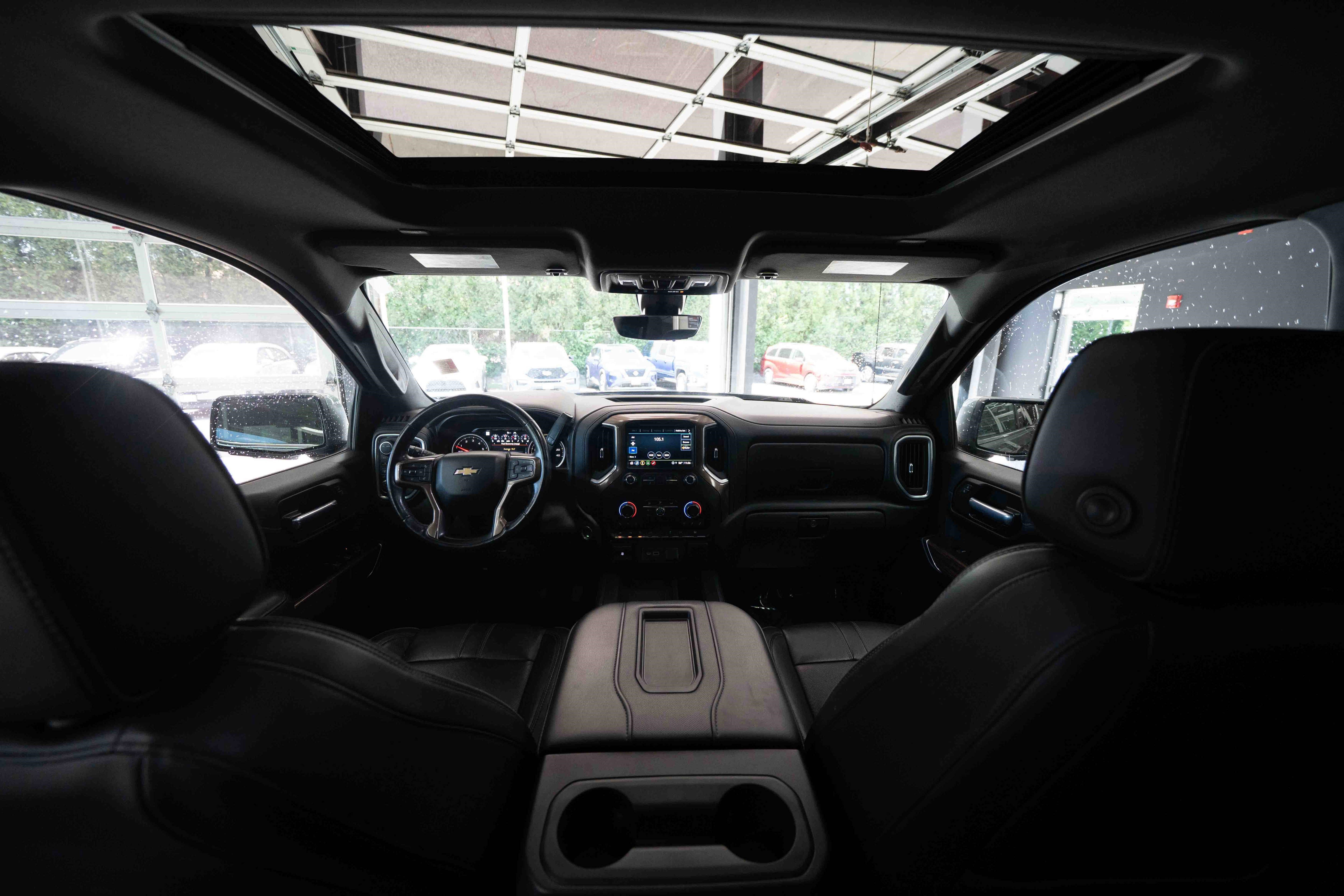 Used 2021 Chevrolet Silverado 1500 High Country w/ Technology Package AWD/4WD image 19