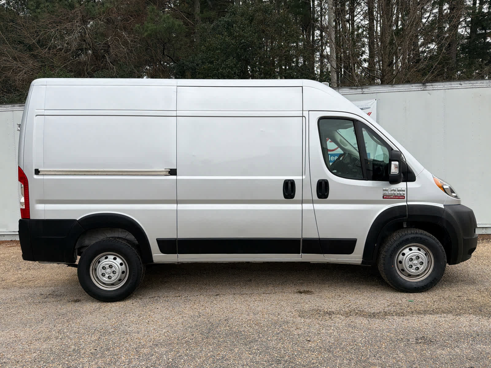 Used 2021 RAM ProMaster 2500 w/ Convenience Group FWD image 2