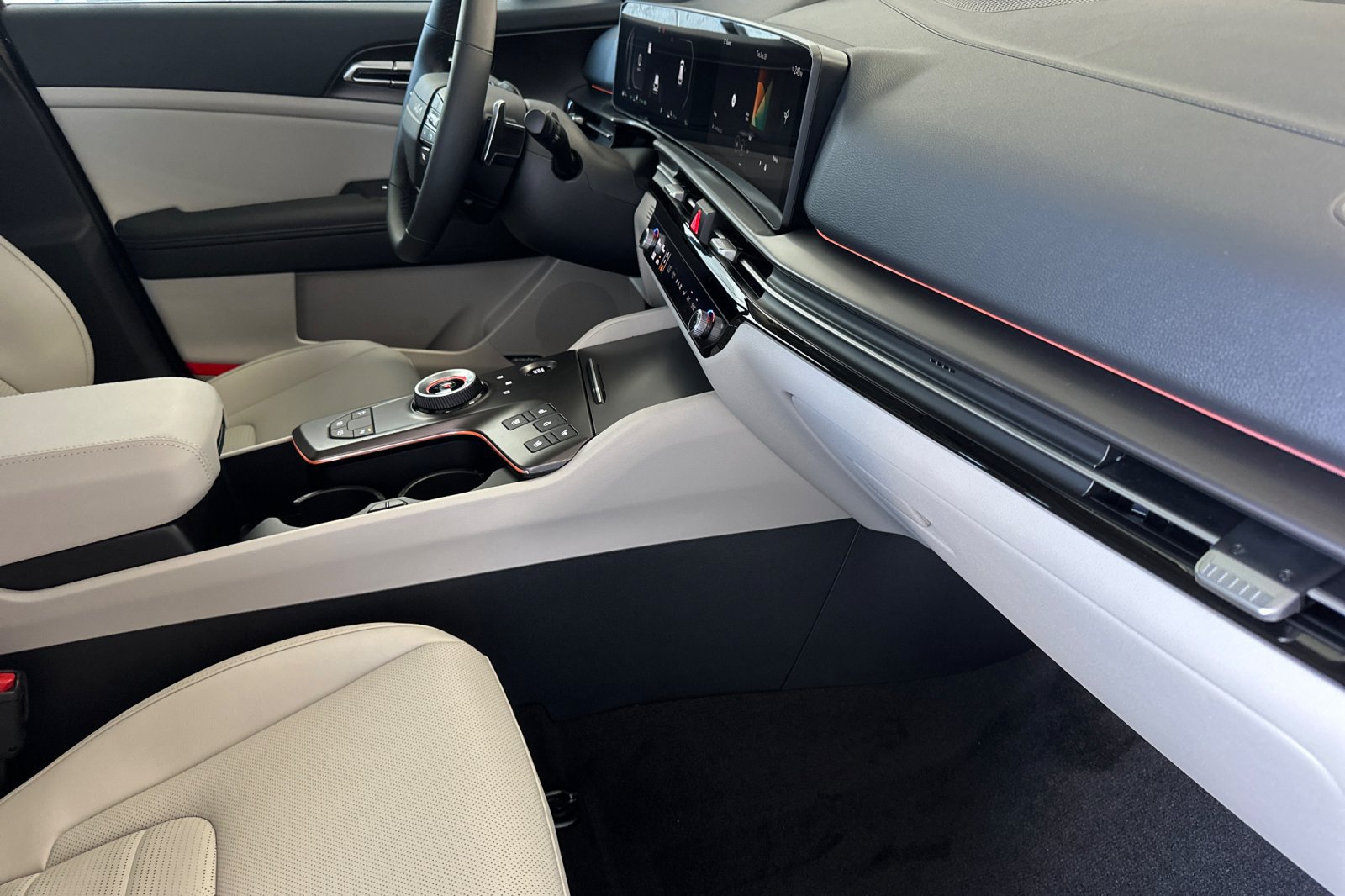 New 2027 Kia Sportage SX Prestige AWD/4WD image 16