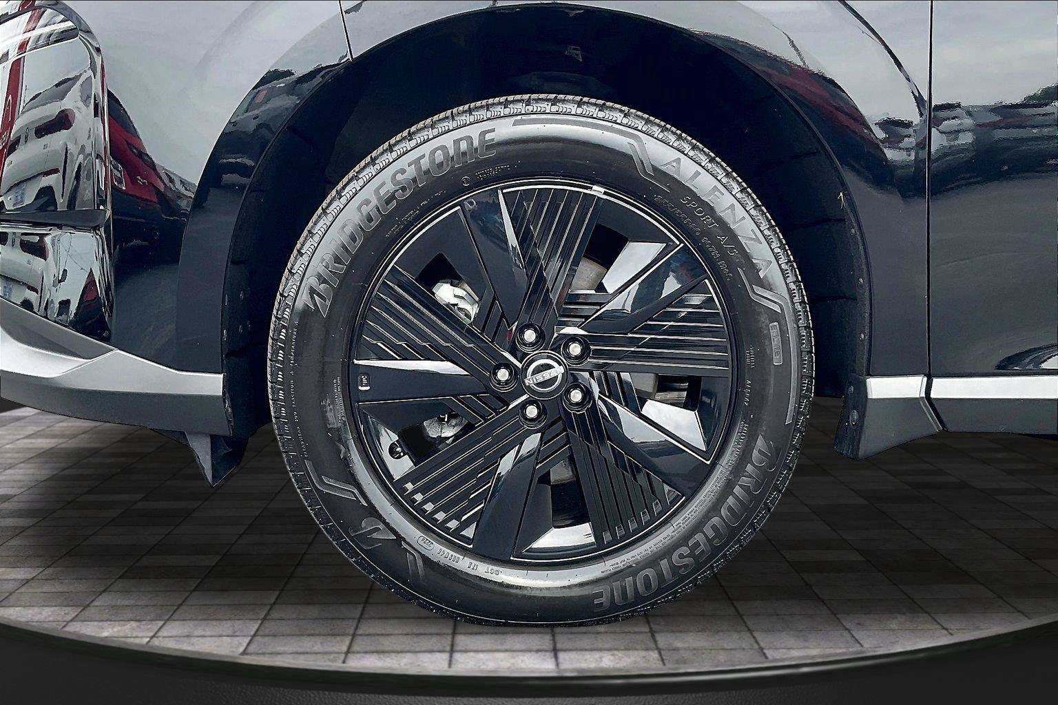 Certified 2025 Nissan Murano SV FWD image 10