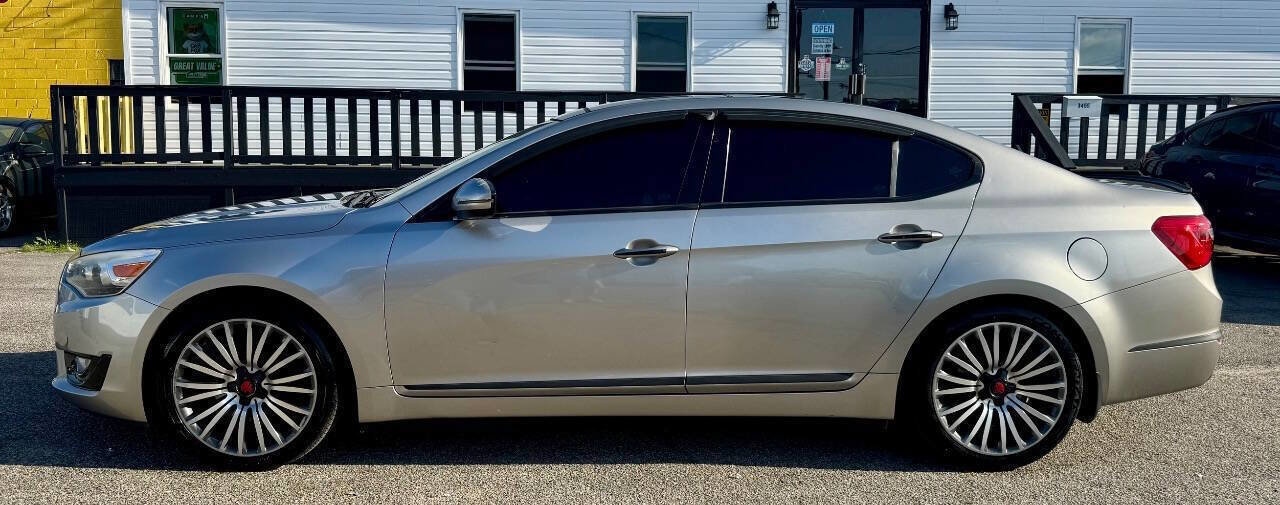 Used 2015 Kia Cadenza Premium w/ Technology Package image 2