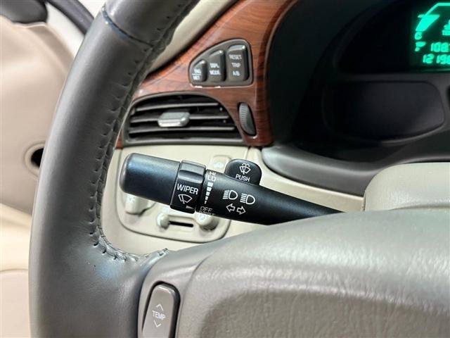 Used 2005 Cadillac De Ville Premium FWD image 29