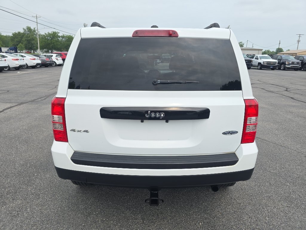 Used 2015 Jeep Patriot High Altitude AWD/4WD image 7
