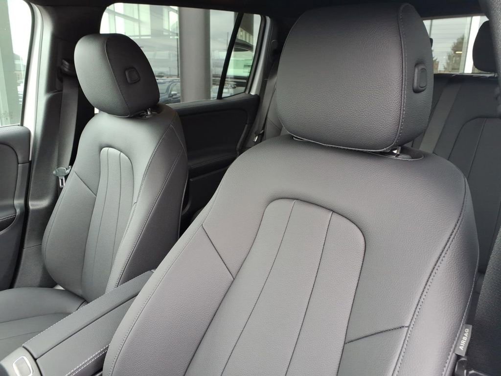 New 2026 Mercedes-Benz GLB 250 4MATIC image 13