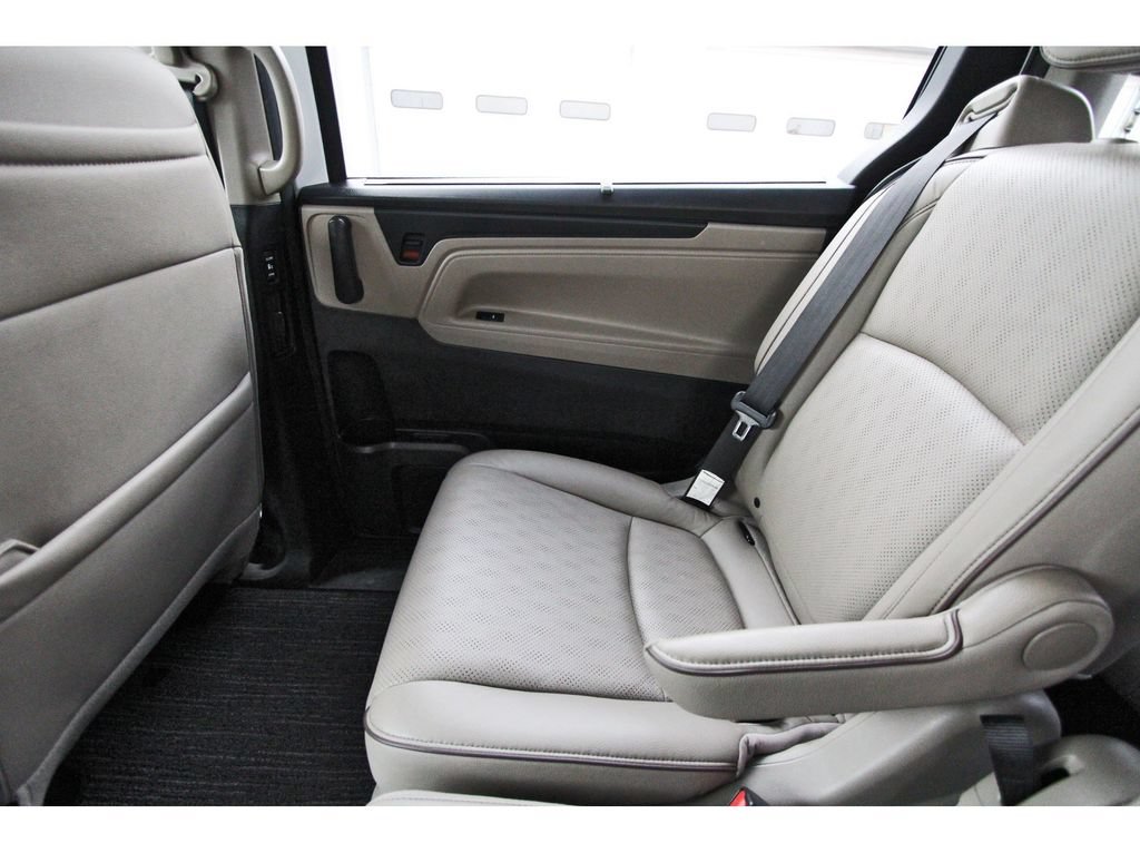 Used 2023 Honda Odyssey Elite image 13