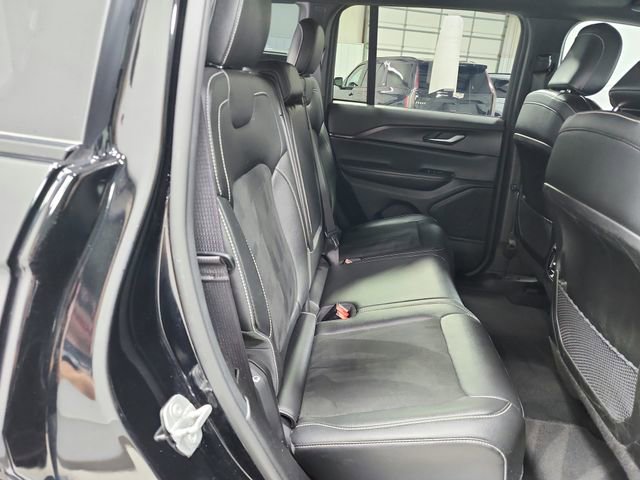 Used 2024 Jeep Grand Cherokee Altitude image 39