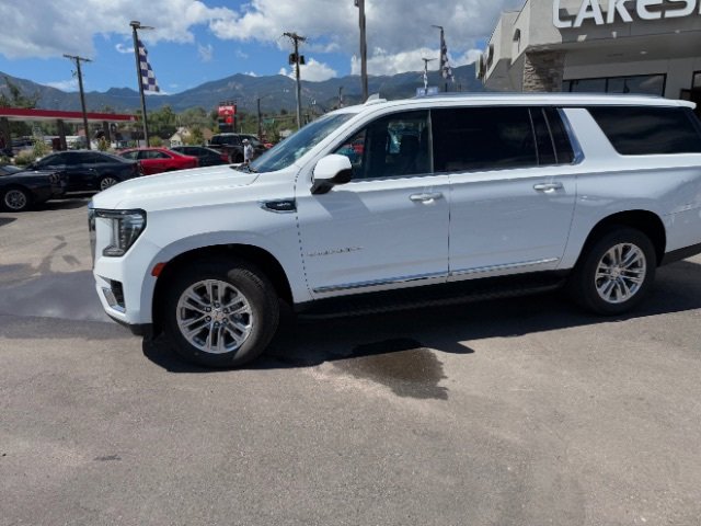 Used 2023 GMC Yukon XL SLT image 5