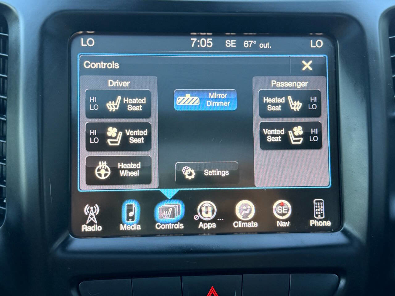 Used 2015 Jeep Cherokee Limited w/ Luxury Group image 43
