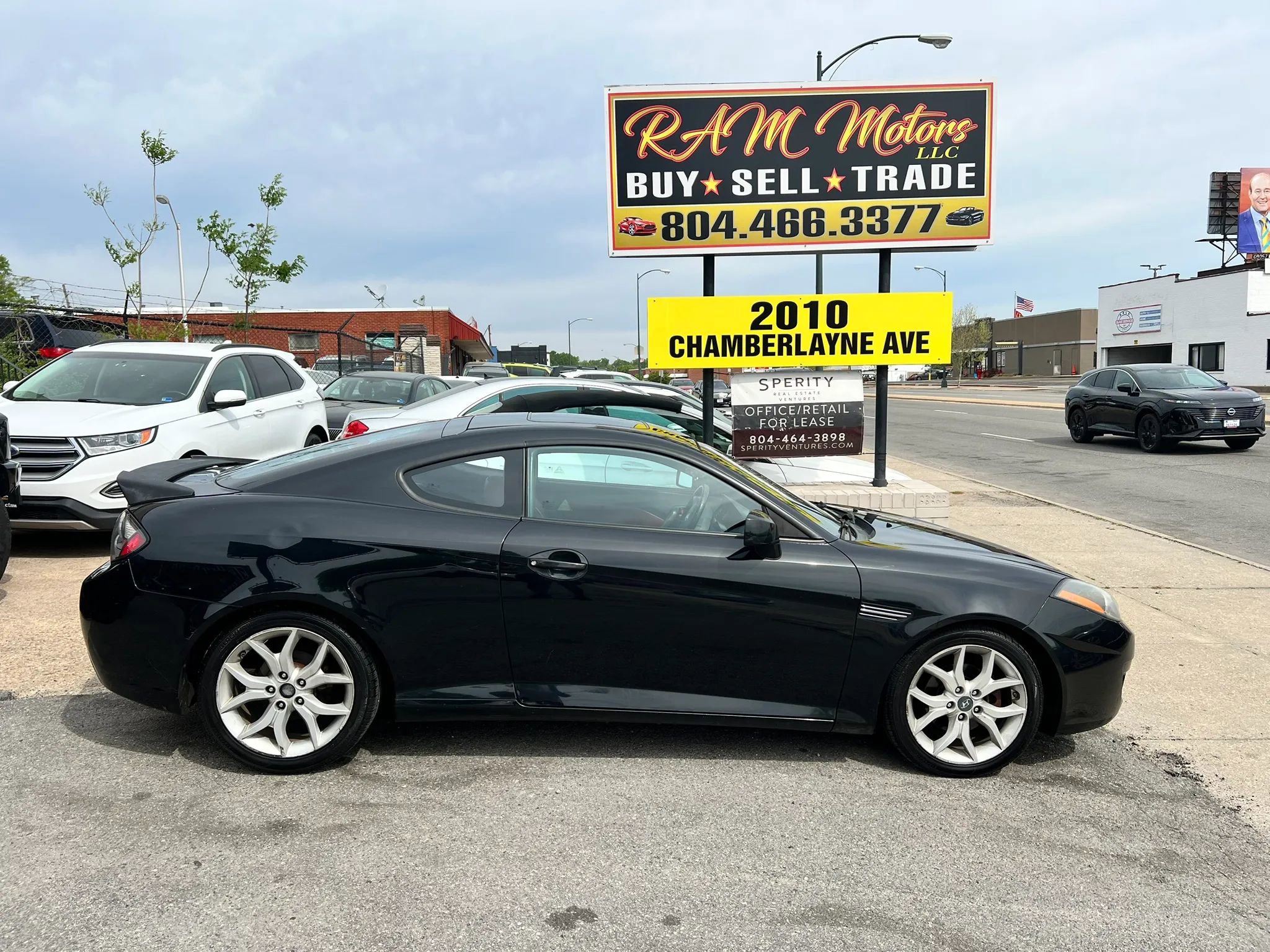 Used 2008 Hyundai Tiburon GT image 2