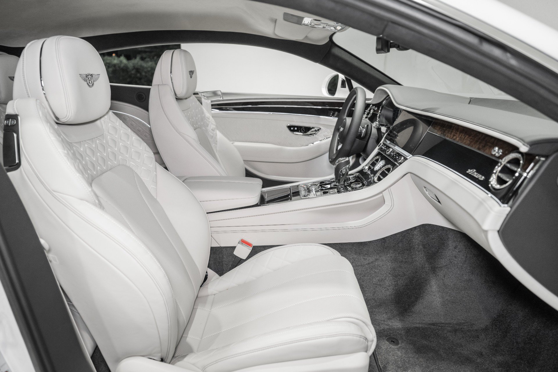 Certified 2023 Bentley Continental GT V8 AWD/4WD image 2