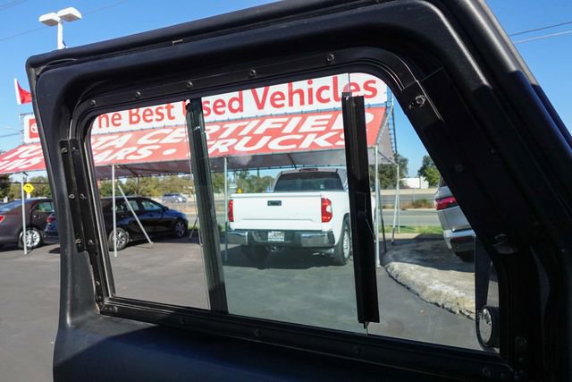 Used 2010 Jeep Wrangler Sahara image 15