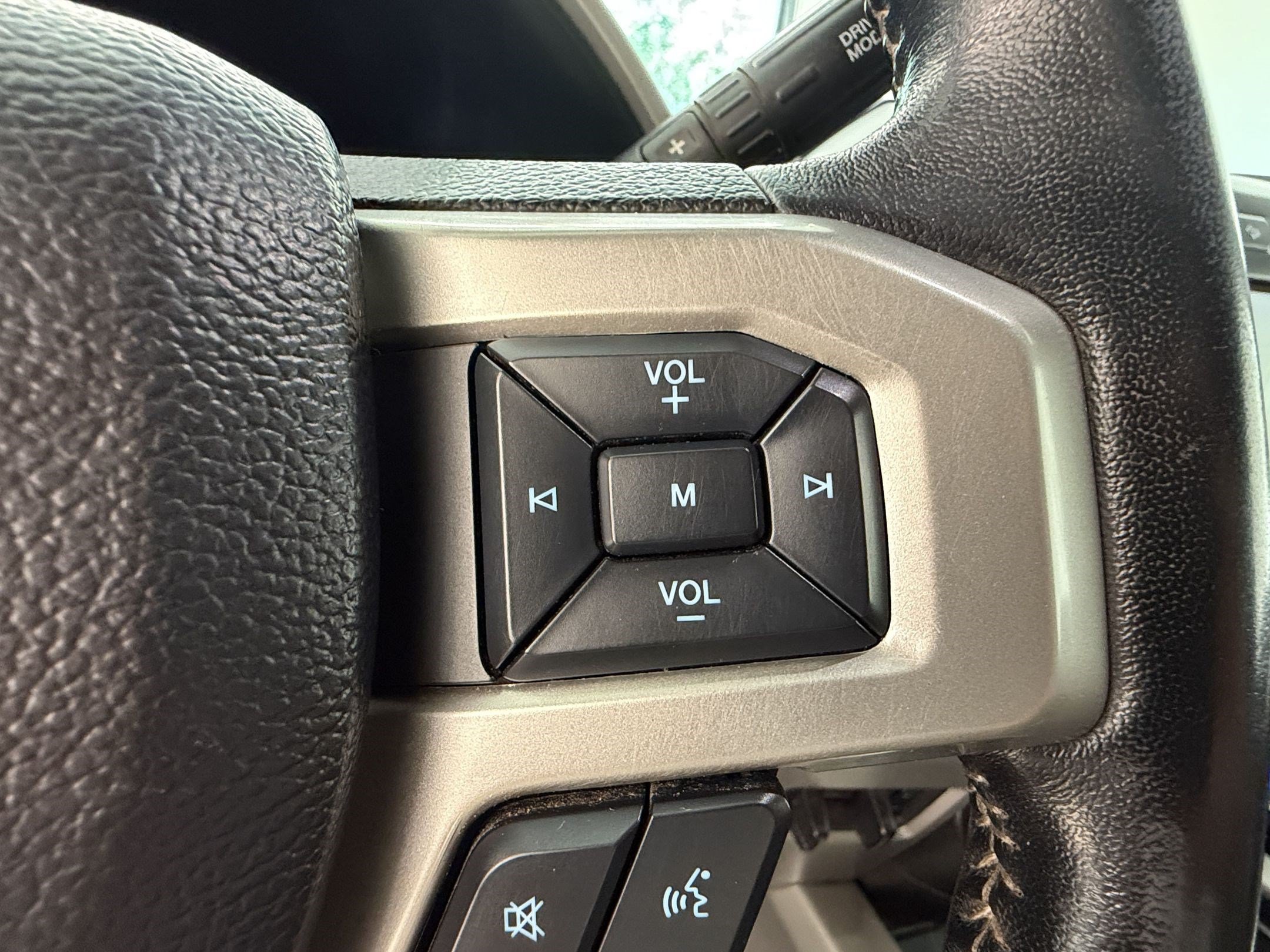 Used 2021 Ford F350 Lariat w/ Lariat Ultimate Package AWD/4WD image 17