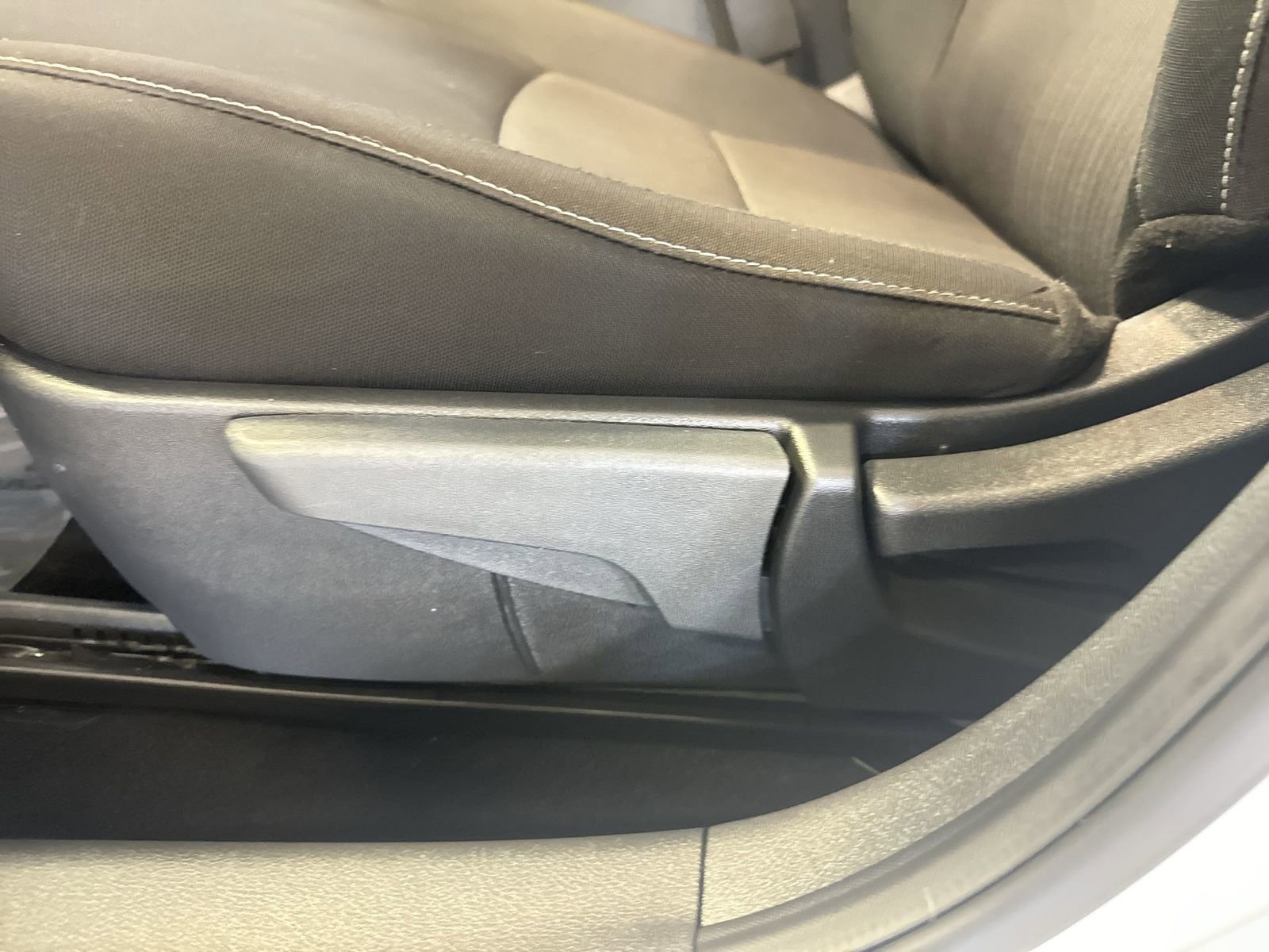 Used 2025 Nissan Sentra SV image 21