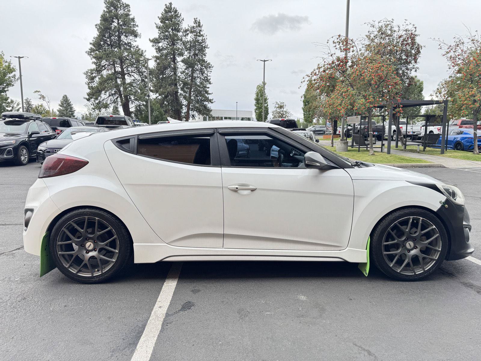 Used 2013 Hyundai Veloster Turbo FWD image 6