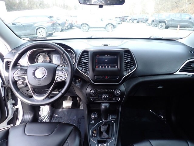 Used 2019 Jeep Cherokee Latitude Plus w/ Cold Weather Group image 20