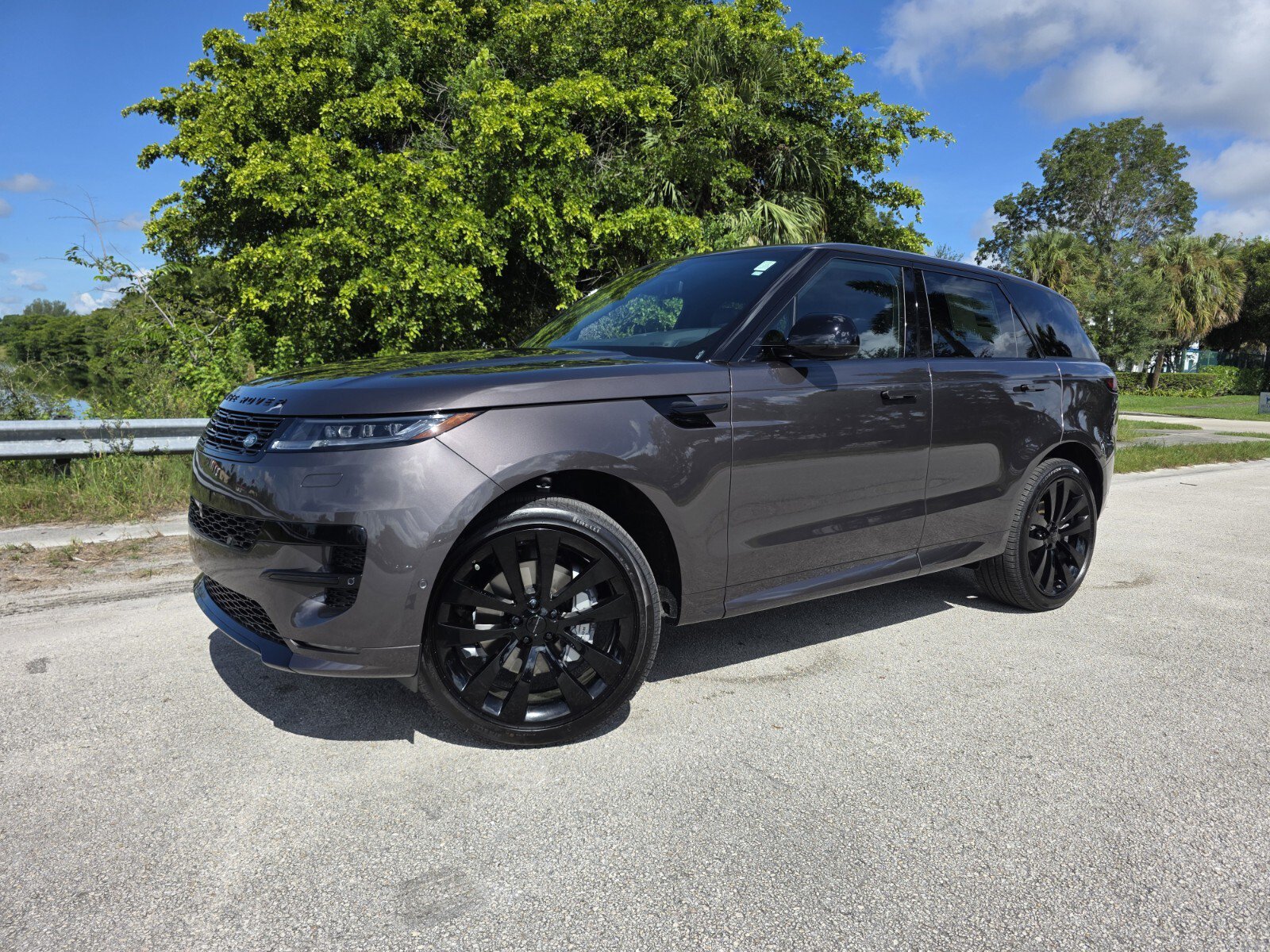 New 2026 Land Rover Range Rover Sport Dynamic SE
