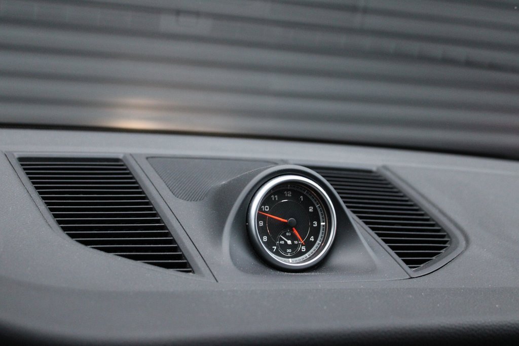 Used 2018 Porsche Macan image 25