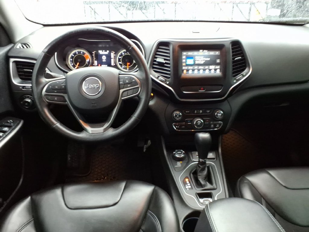 Certified 2019 Jeep Cherokee Latitude Plus w/ Cold Weather Group AWD/4WD image 11
