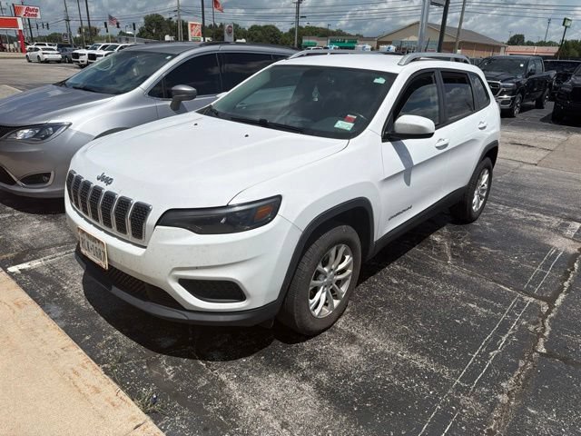 Used 2020 Jeep Cherokee Latitude w/ Cold Weather Group AWD/4WD image 2