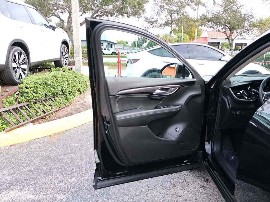 Used 2023 Buick Envision Essence w/ Sport Touring Package image 25