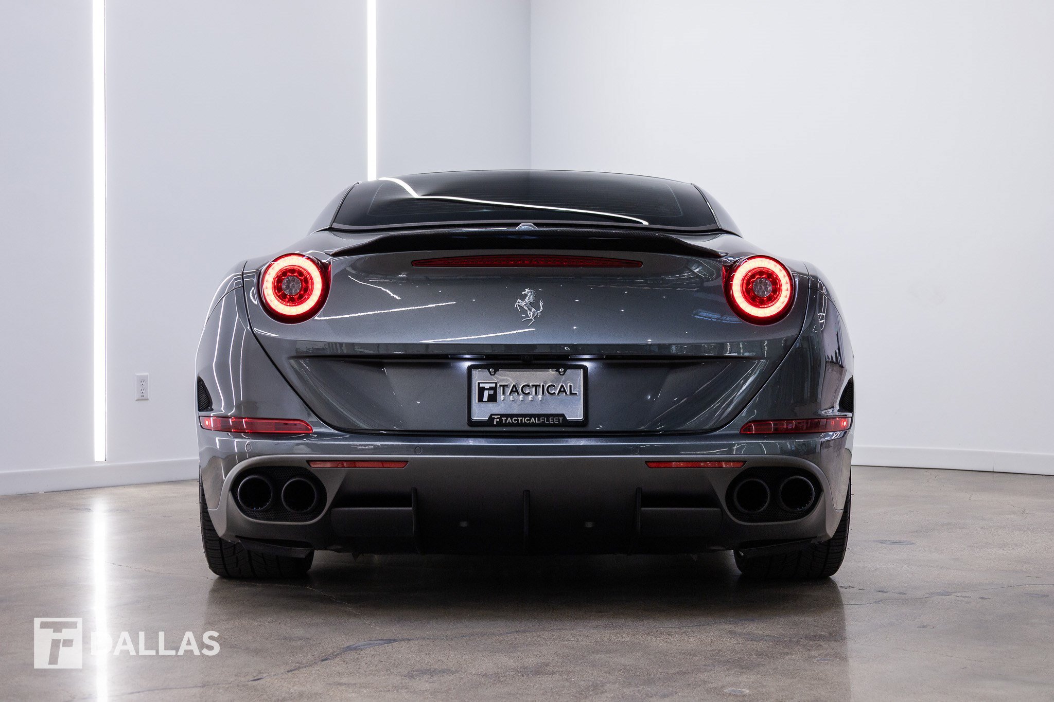 Used 2017 Ferrari California T RWD image 16