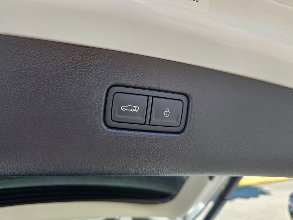 Used 2025 Genesis GV80 2.5T Standard AWD/4WD image 15