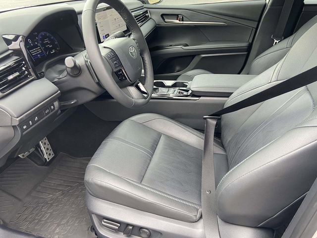 Used 2025 Toyota Camry XSE FWD image 10