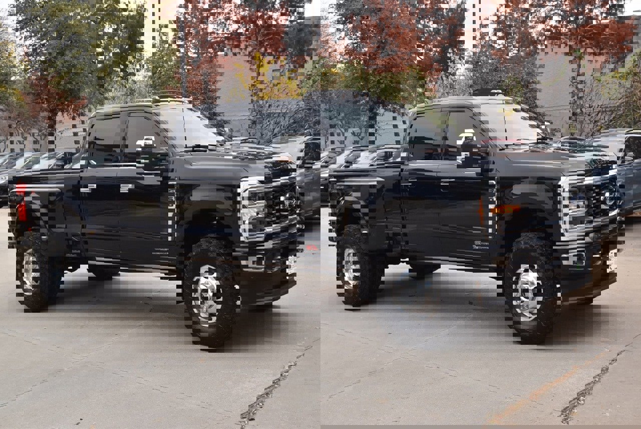 Used 2024 Ford F350 Limited image 5