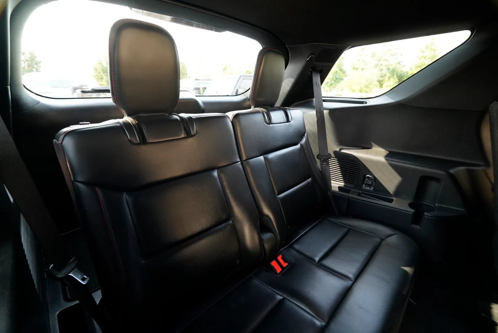 Used 2025 Ford Explorer ST-Line AWD/4WD image 39