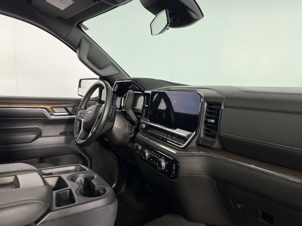 Used 2024 Chevrolet Silverado 1500 LT w/ Z71 Off-Road Package image 27
