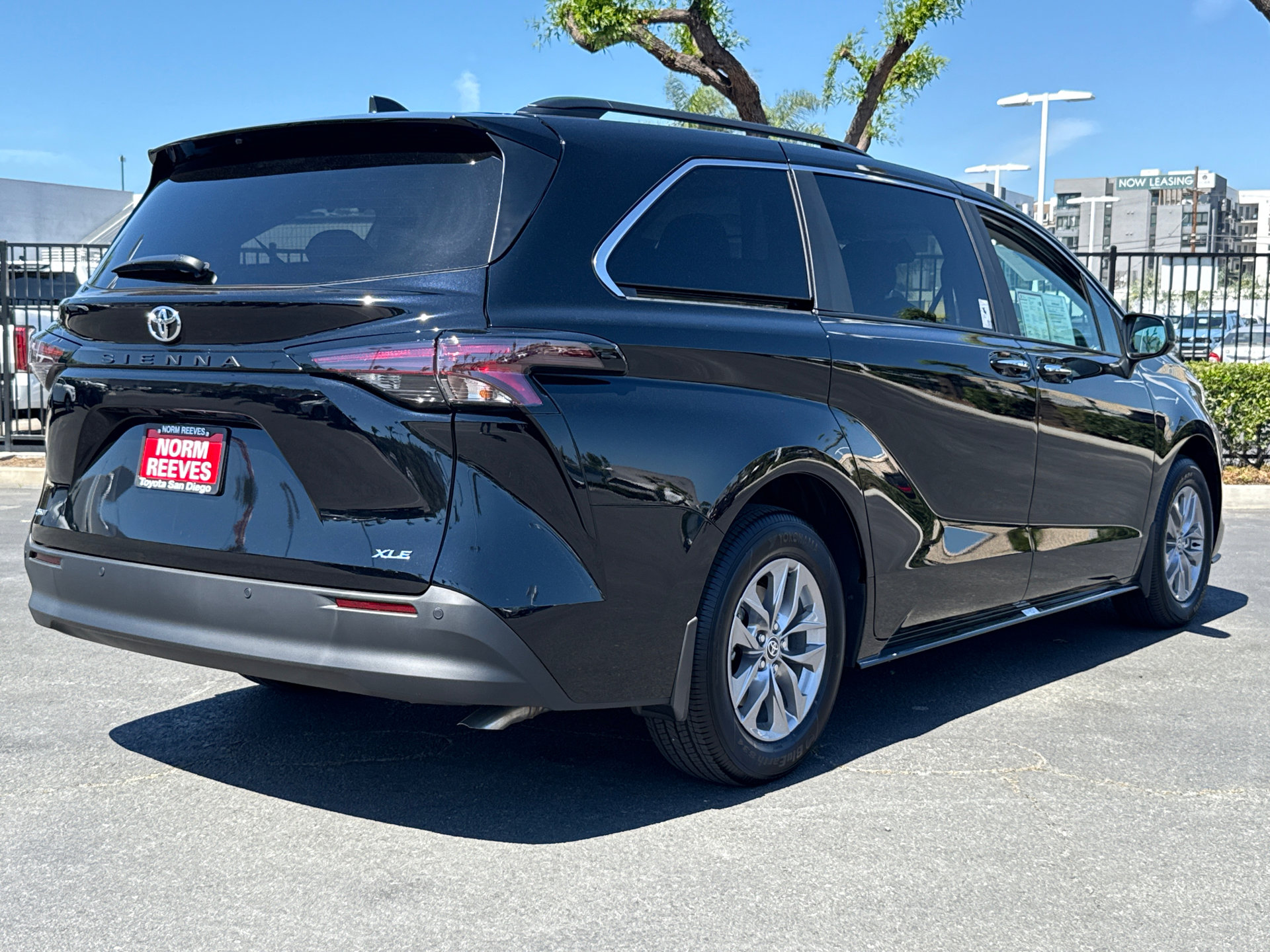 Certified 2026 Toyota Sienna XLE image 13
