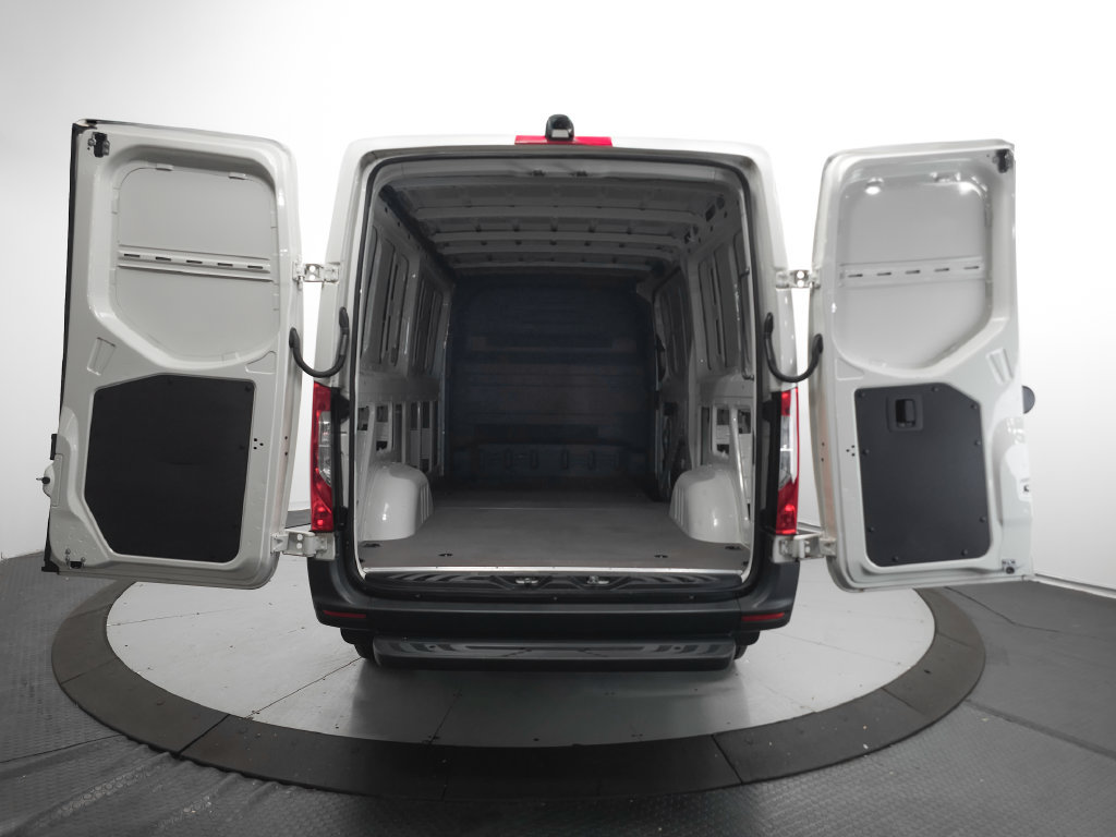 Used 2025 Mercedes-Benz Sprinter 2500 image 19
