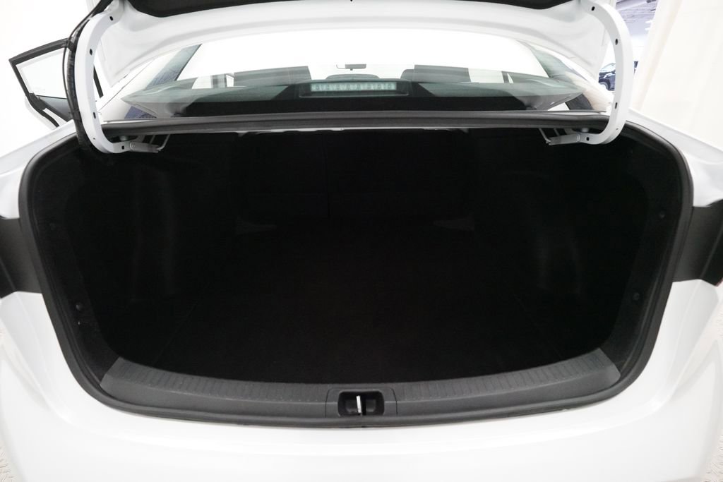 Used 2025 Toyota Corolla LE FWD image 10