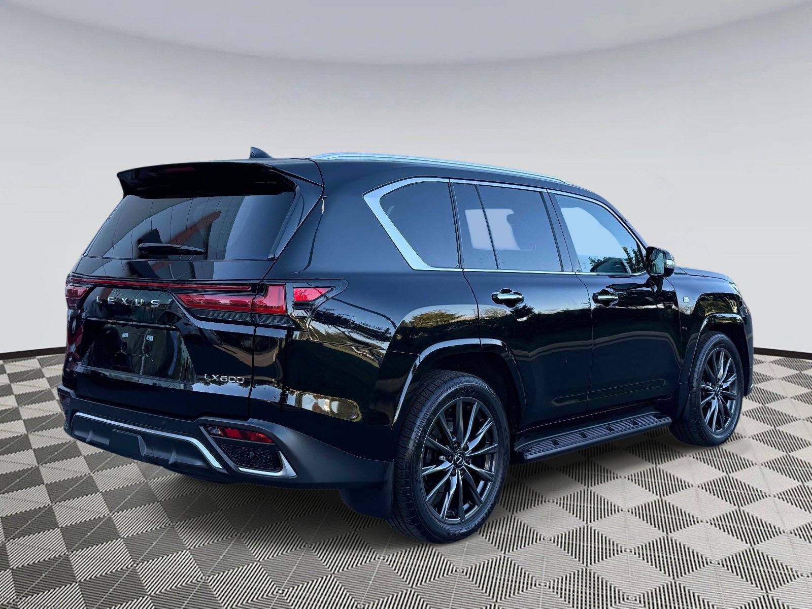Used 2024 Lexus LX 600 F Sport AWD/4WD image 2