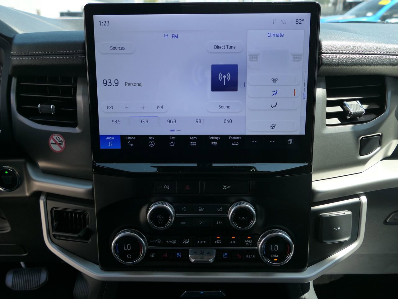 Used 2024 Ford Expedition Max XLT image 18