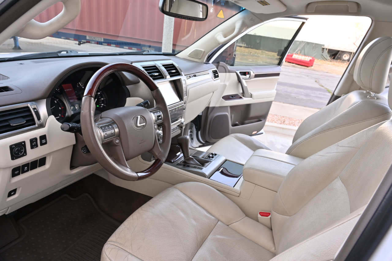 Used 2015 Lexus GX 460 w/ Premium Package AWD/4WD image 10