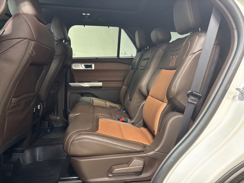 Used 2021 Ford Explorer King Ranch w/ Premium Technology Package image 29