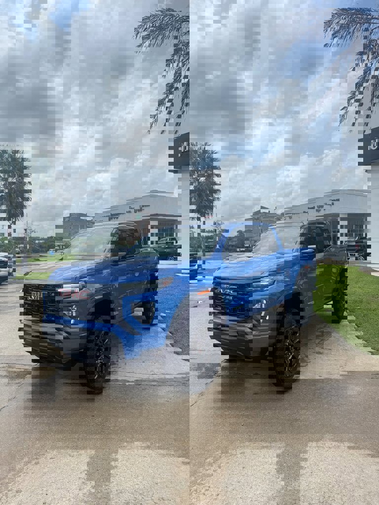 New 2025 GMC Canyon Elevation image 4