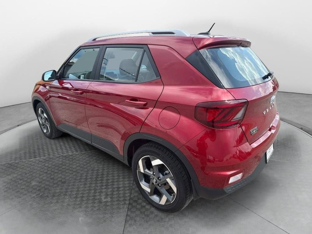 Used 2024 Hyundai Venue Limited image 5