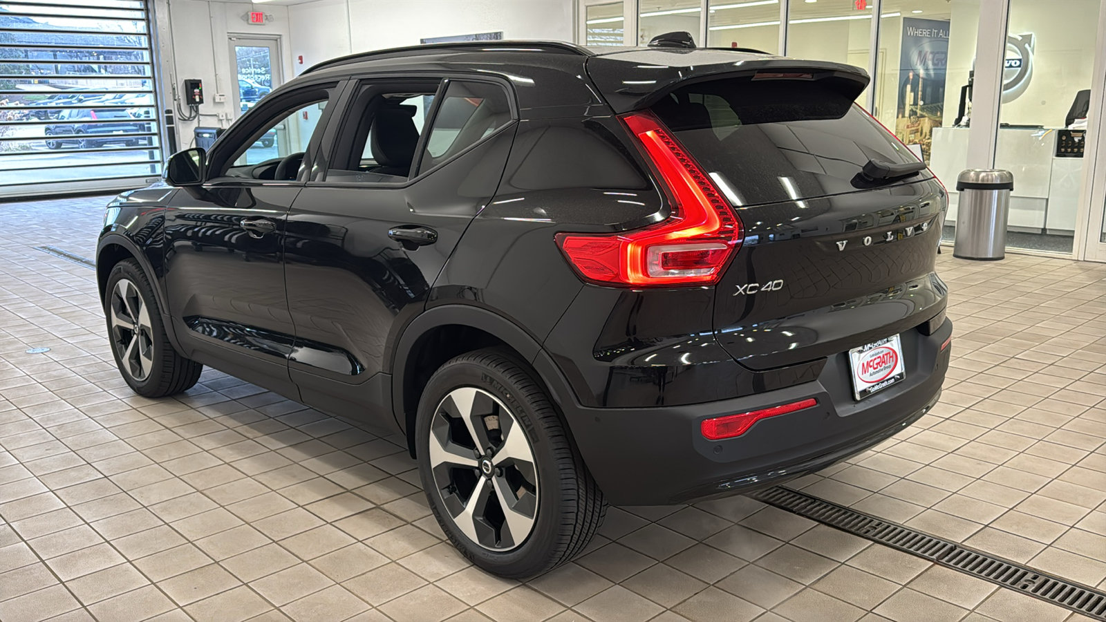 New 2026 Volvo XC40 B5 Plus w/ Climate Package AWD/4WD image 7
