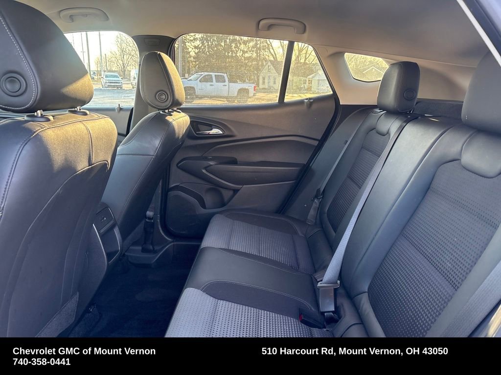 Used 2024 Chevrolet Trax LT w/ LT Convenience Package image 17