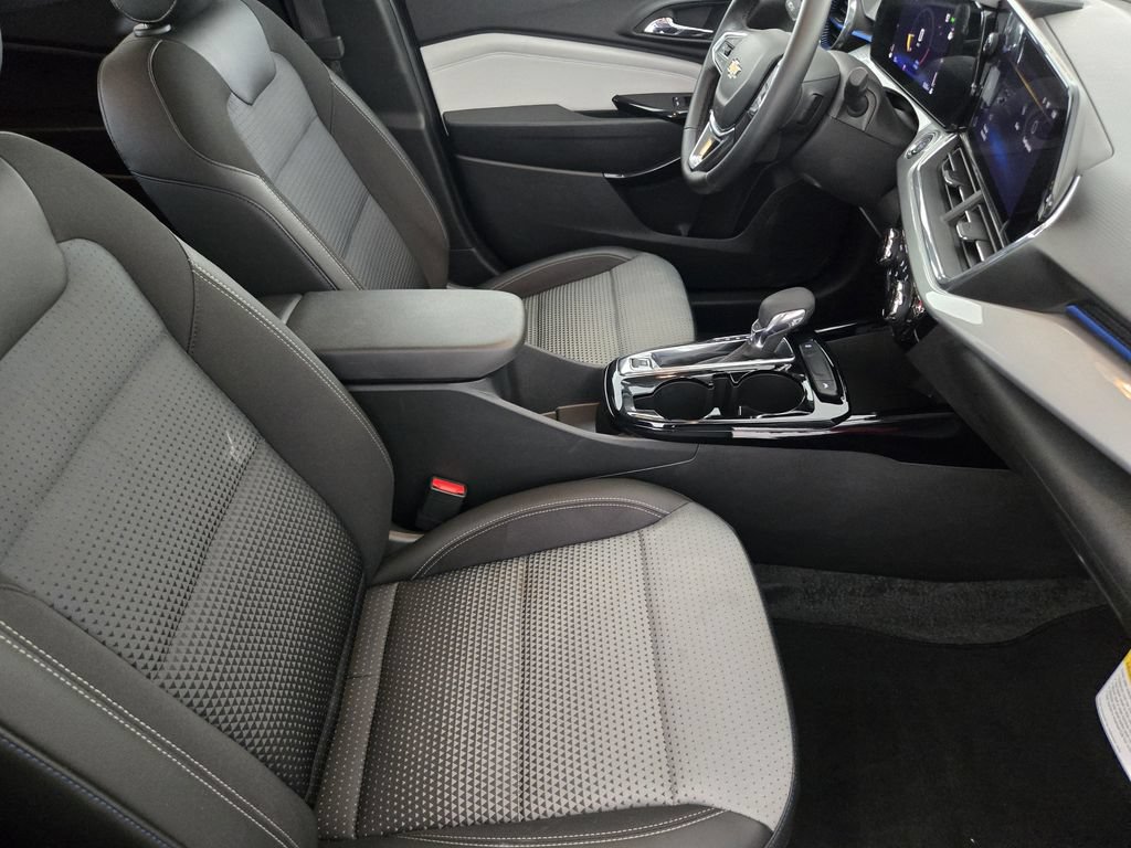 New 2026 Chevrolet Trax LT w/ Driver Confidence Package FWD image 16